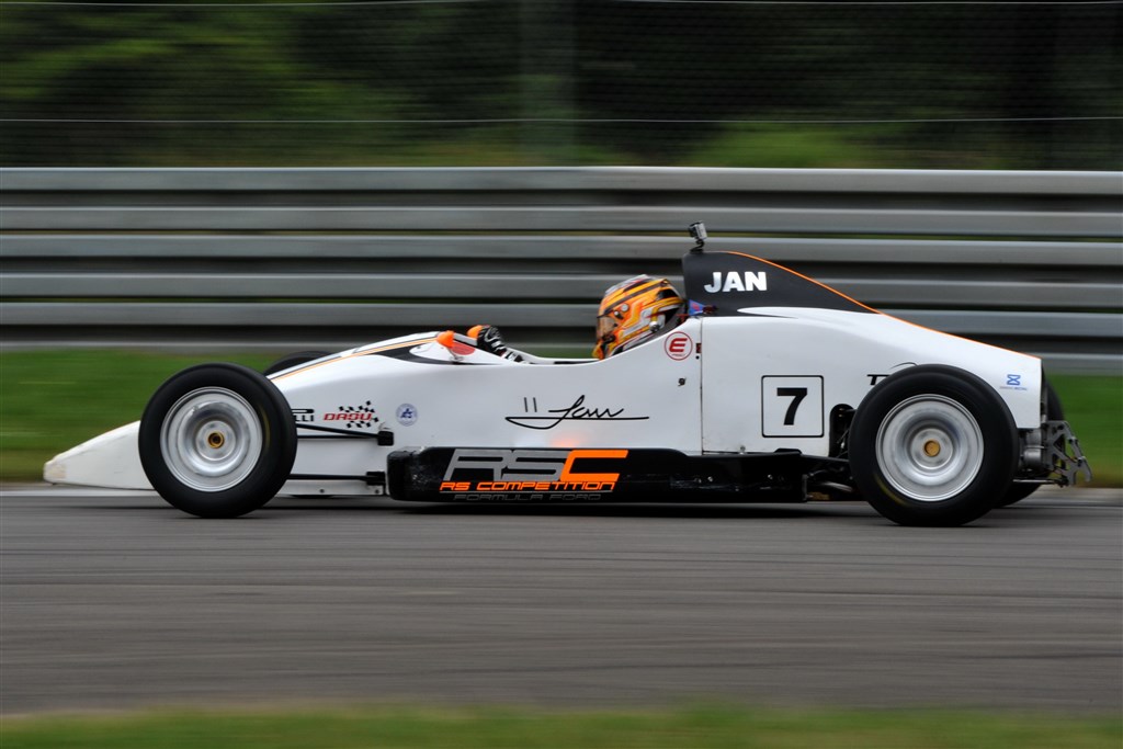 Jan Jønck har indtil nu scoret to sejre i sin debutsæson i Formel Ford
(Foto: Morten Alstrup)